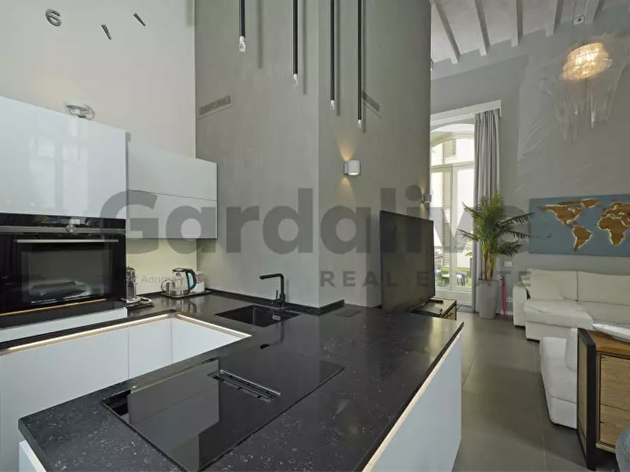 Immagine 7 di Appartamento in vendita  in Via Brunati, 33 a Salò