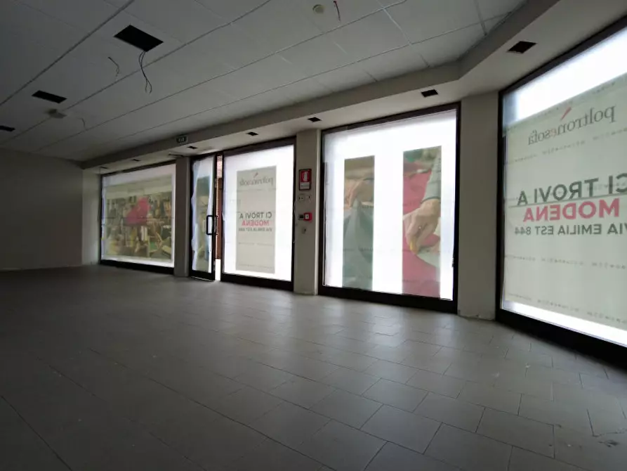 Immagine 2 di Negozio in vendita  in Via Cattani Sud a Carpi