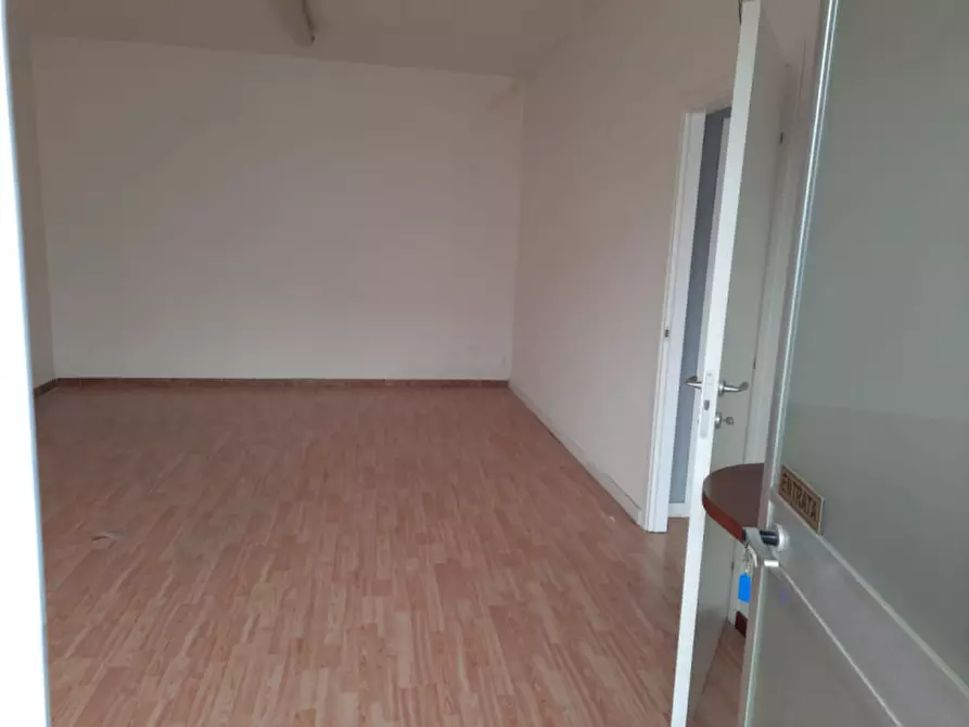 Immagine 2 di Laboratorio in vendita  a Carpi