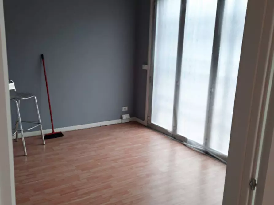 Immagine 3 di Laboratorio in vendita  a Carpi