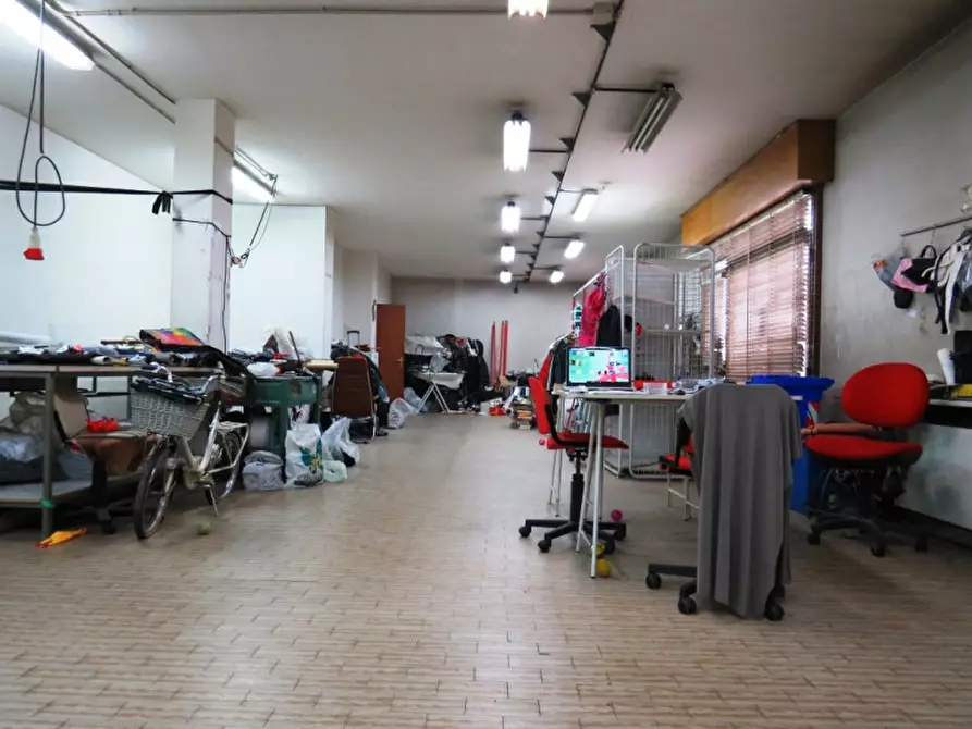 Immagine 2 di Laboratorio in vendita  in Via Remesina a Carpi