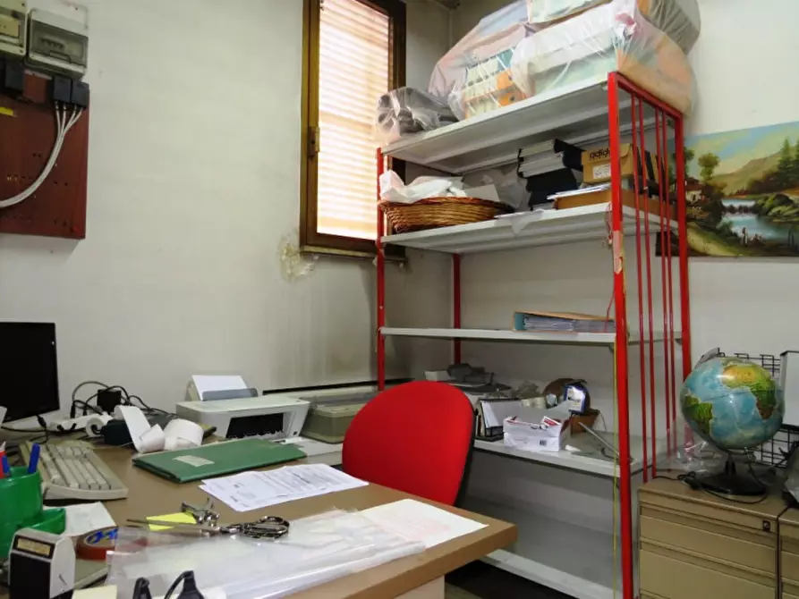 Immagine 9 di Laboratorio in vendita  in Via Remesina a Carpi