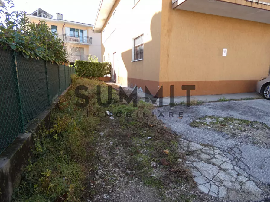 Immagine 17 di Magazzino in affitto  a Schio