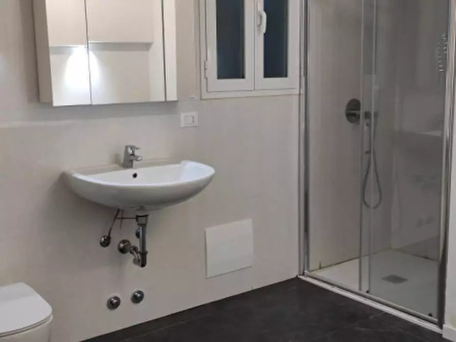 Immagine 15 di Camera in affitto  in Via Trieste a Ponte San Nicolò