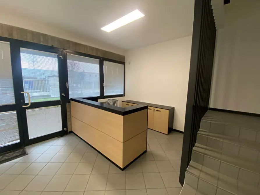 Immagine 2 di Capannone industriale in vendita  in Via Alessandro Volta a Veggiano