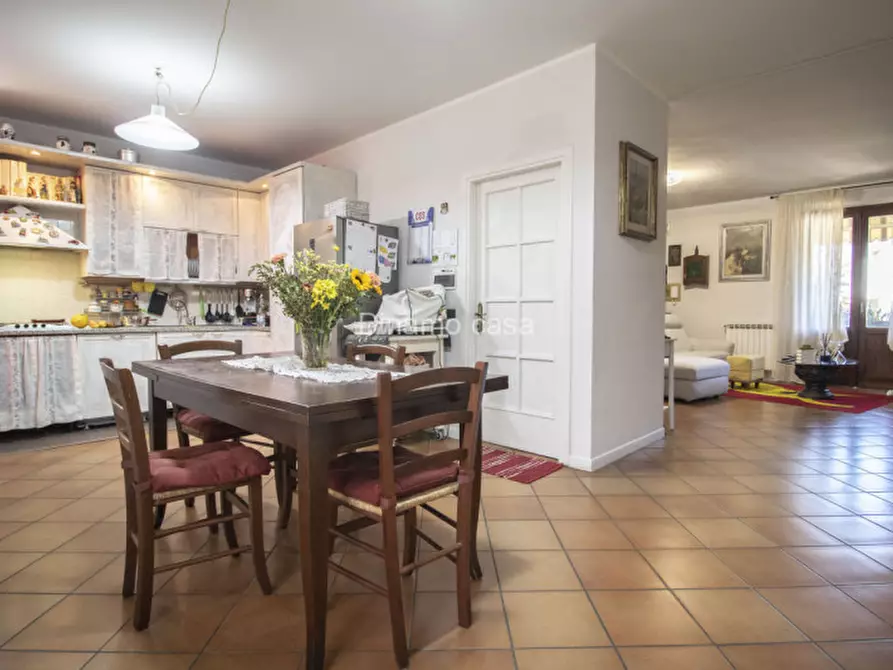 Immagine 2 di Villetta a schiera in vendita  a Carmignano