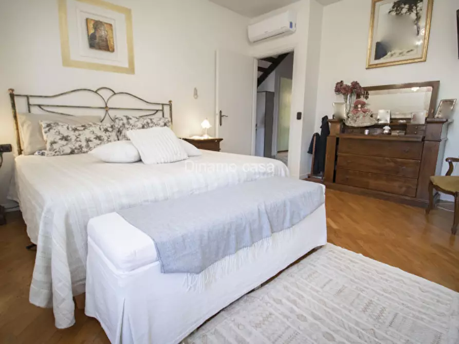 Immagine 9 di Villetta a schiera in vendita  a Carmignano