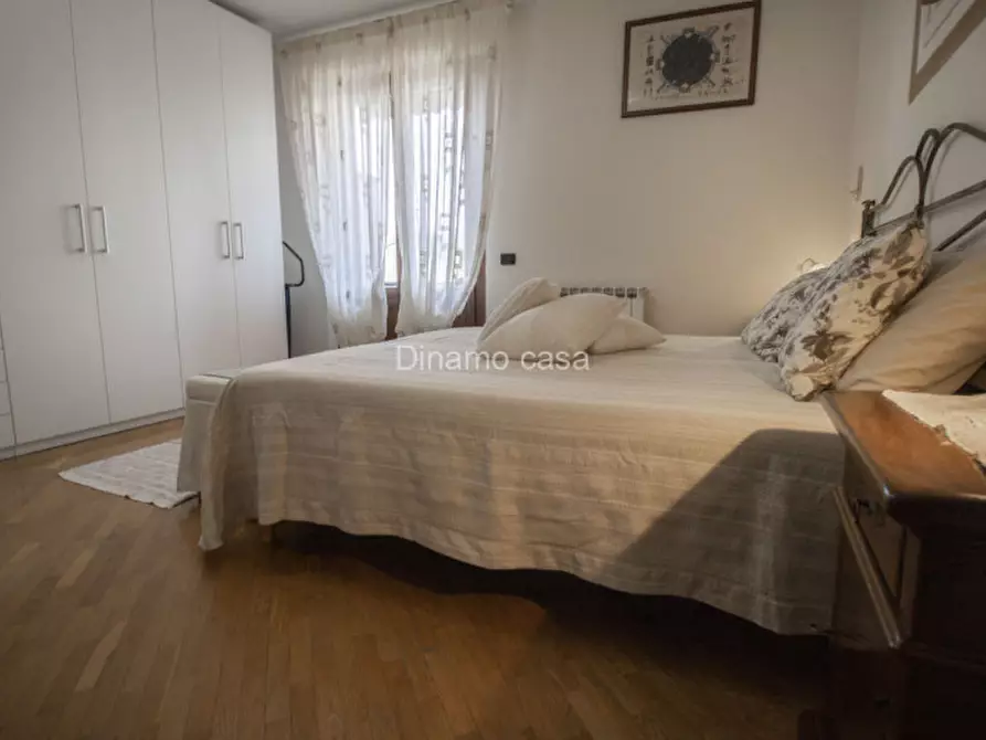 Immagine 10 di Villetta a schiera in vendita  a Carmignano