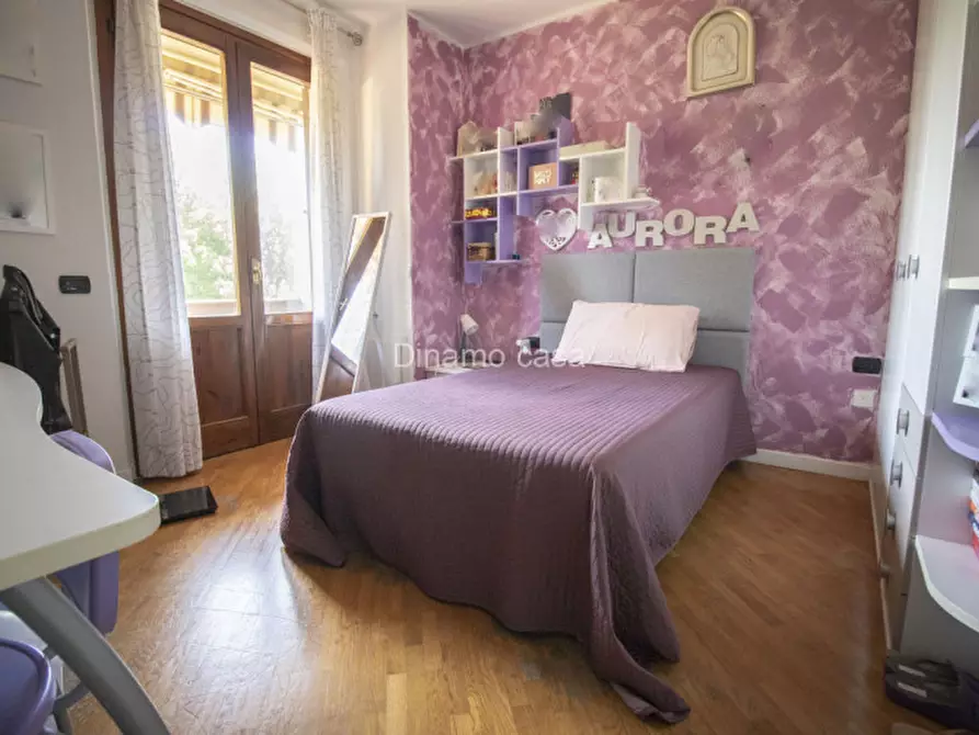 Immagine 11 di Villetta a schiera in vendita  a Carmignano