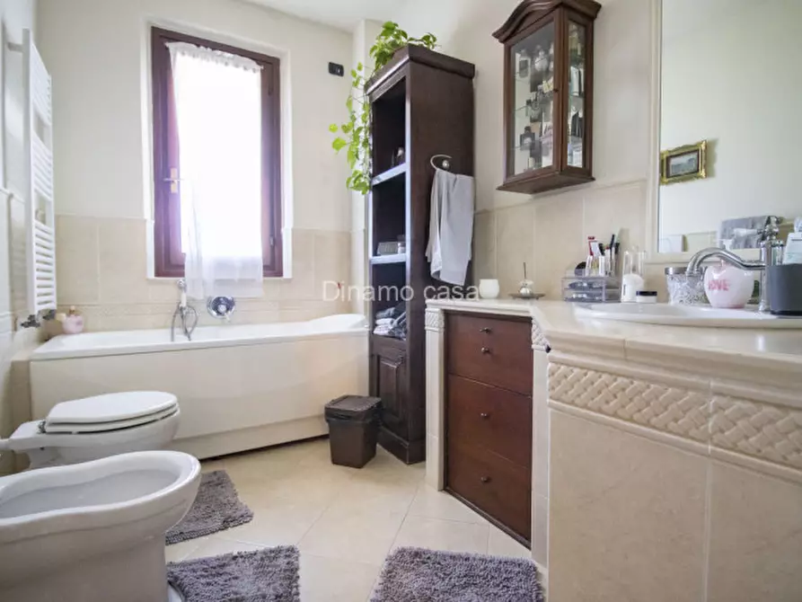 Immagine 13 di Villetta a schiera in vendita  a Carmignano