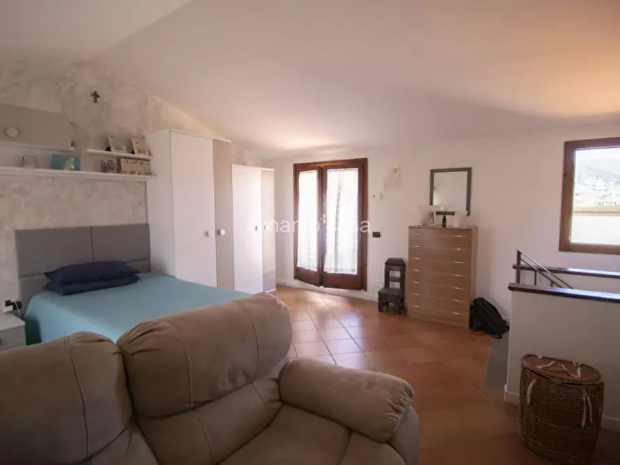 Immagine 15 di Villetta a schiera in vendita  a Carmignano