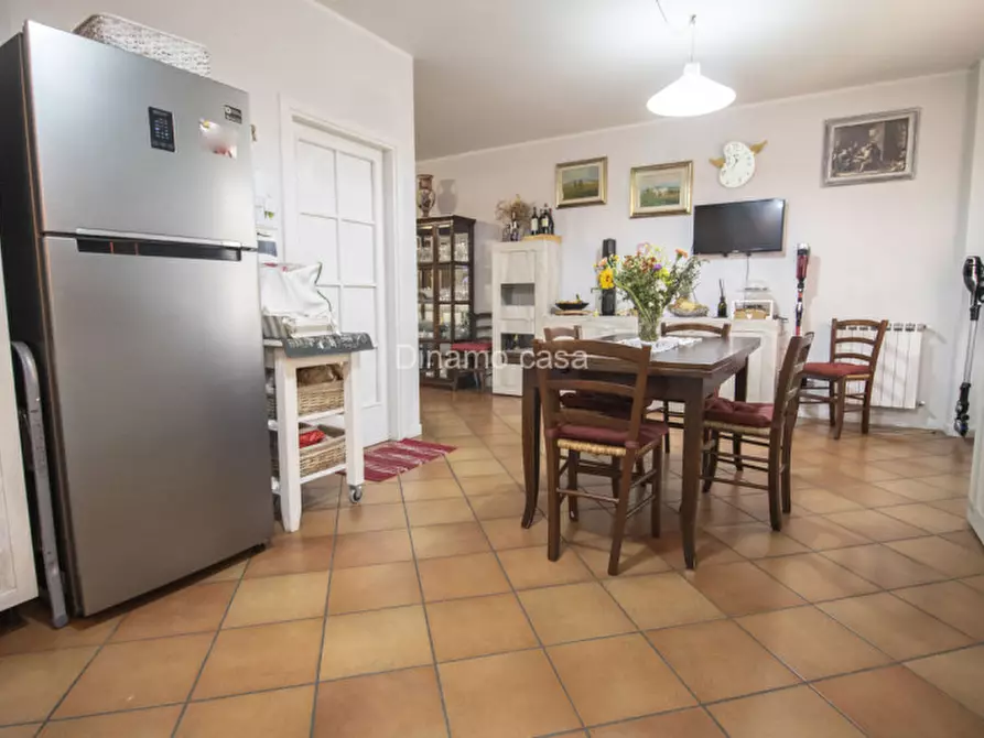 Immagine 17 di Villetta a schiera in vendita  a Carmignano