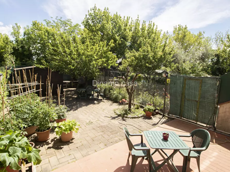 Immagine 19 di Villetta a schiera in vendita  a Carmignano