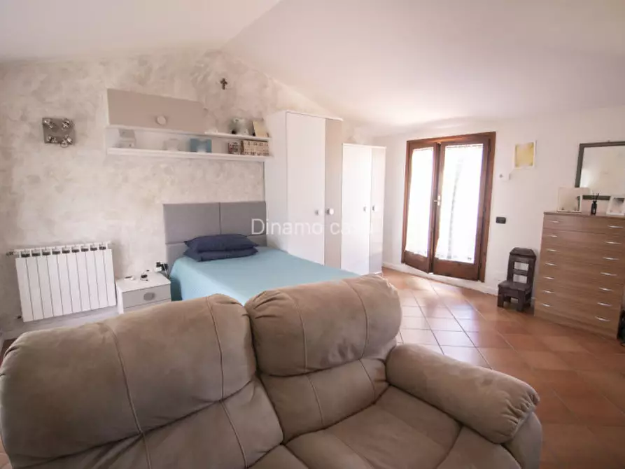 Immagine 28 di Villetta a schiera in vendita  a Carmignano