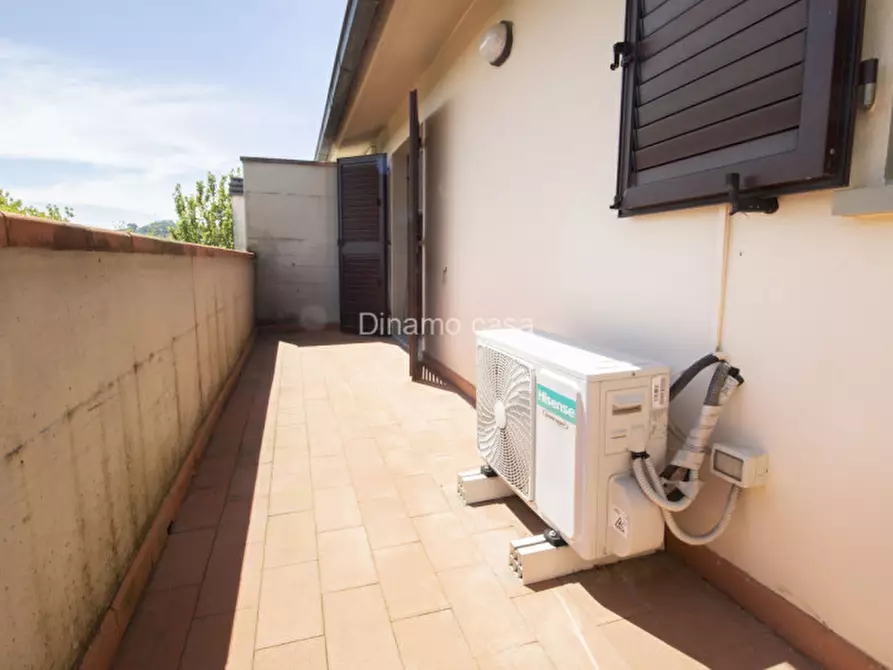 Immagine 34 di Villetta a schiera in vendita  a Carmignano