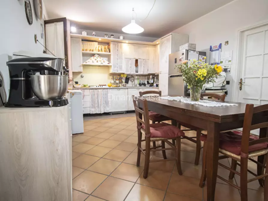 Immagine 37 di Villetta a schiera in vendita  a Carmignano