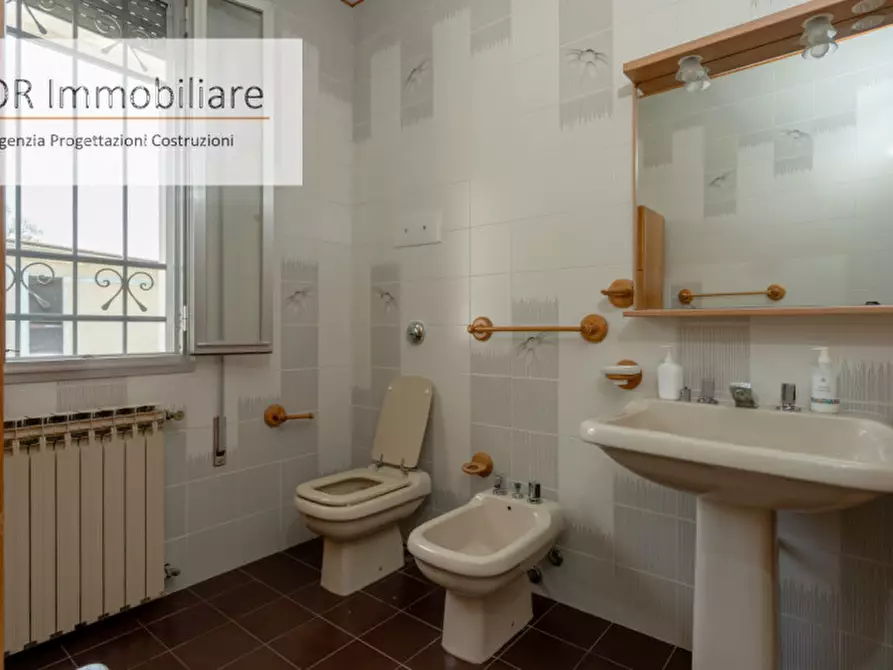 Immagine 26 di Casa indipendente in vendita  in via vanezza 23 a Correzzola