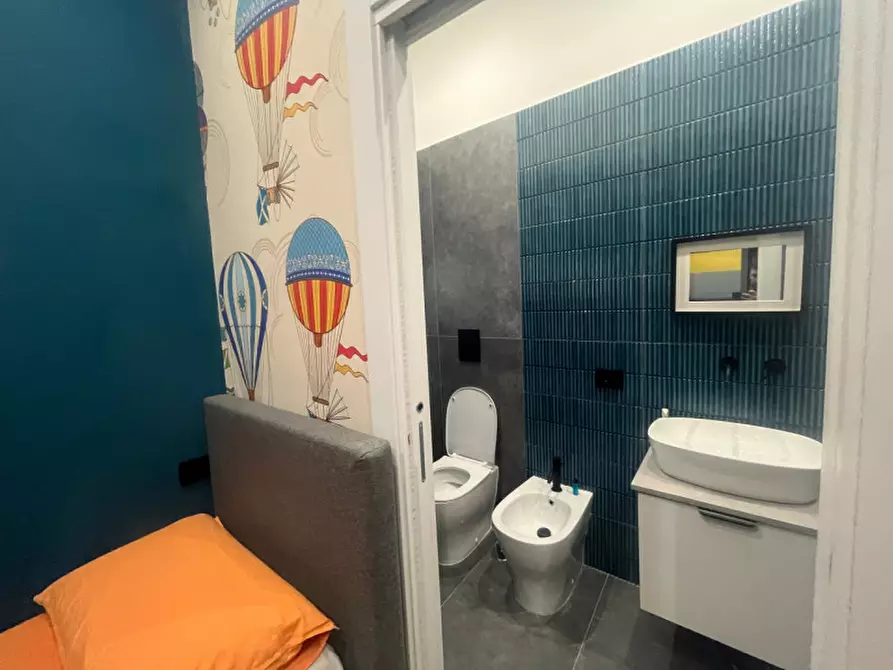 Immagine 12 di Appartamento in vendita  in Corso Giuseppe Garibaldi 373 a Napoli