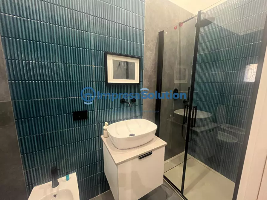 Immagine 13 di Appartamento in vendita  in Corso Giuseppe Garibaldi 373 a Napoli