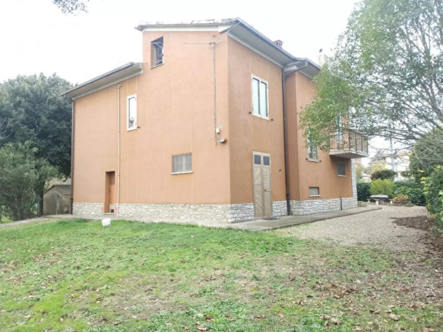 Immagine 2 di Casa indipendente in vendita  in Via Roma a Castiglione Del Lago