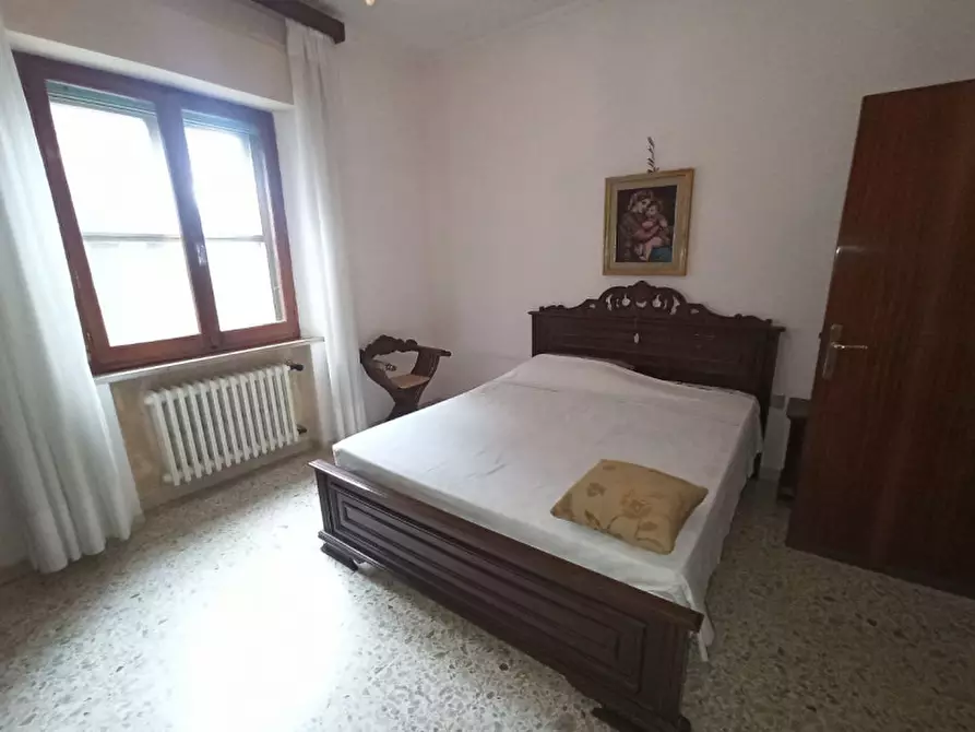 Immagine 17 di Casa indipendente in vendita  in Via Roma a Castiglione Del Lago