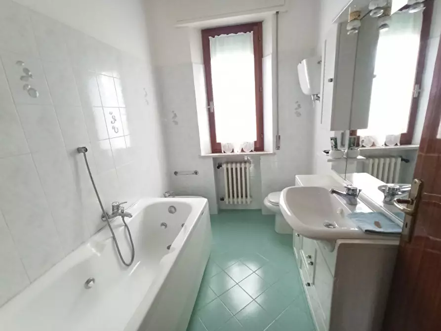 Immagine 19 di Casa indipendente in vendita  in Via Roma a Castiglione Del Lago