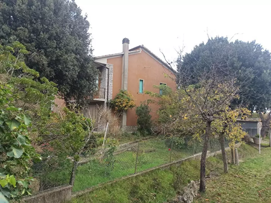 Immagine 30 di Casa indipendente in vendita  in Via Roma a Castiglione Del Lago