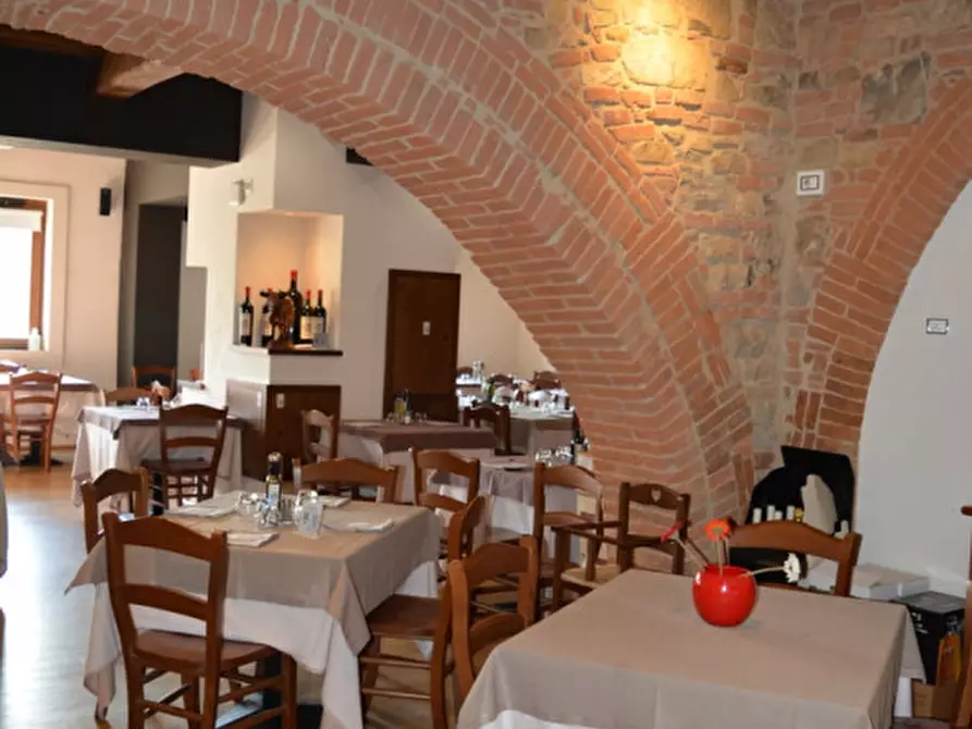 Immagine 7 di Attività commerciale in vendita  in Via Roma a Castiglione Del Lago