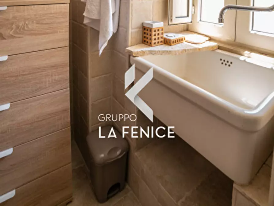 Immagine 21 di Villa in vendita  in via Fasano, 9 a Locorotondo