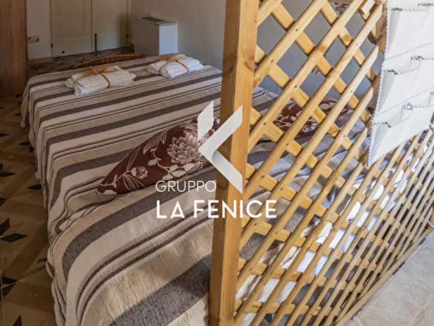 Immagine 27 di Villa in vendita  in via Fasano, 9 a Locorotondo