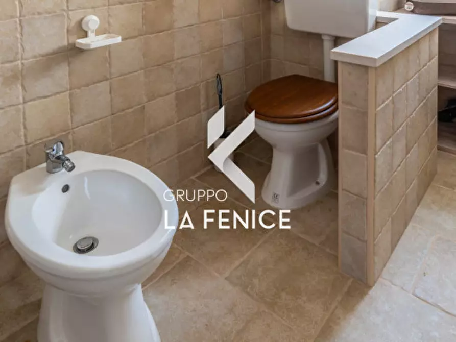 Immagine 29 di Villa in vendita  in via Fasano, 9 a Locorotondo