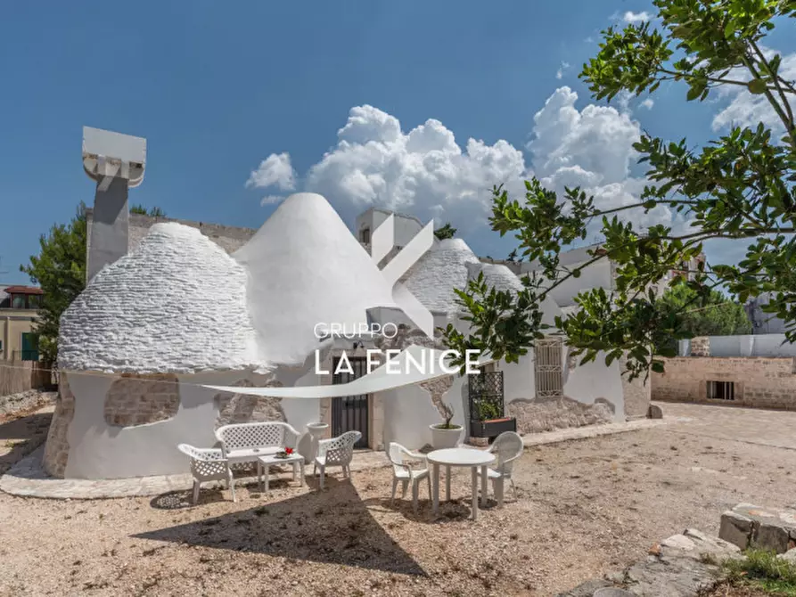 Immagine 32 di Villa in vendita  in via Fasano, 9 a Locorotondo