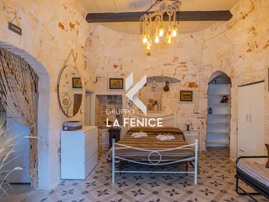 Immagine 34 di Villa in vendita  in via Fasano, 9 a Locorotondo