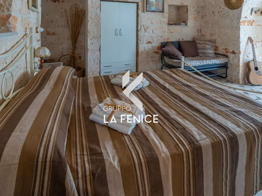 Immagine 38 di Villa in vendita  in via Fasano, 9 a Locorotondo