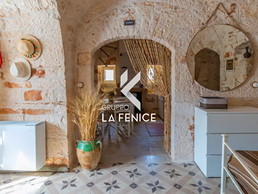 Immagine 39 di Villa in vendita  in via Fasano, 9 a Locorotondo