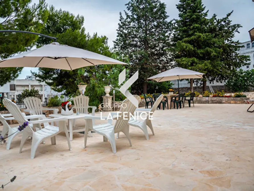 Immagine 48 di Villa in vendita  in via Fasano, 9 a Locorotondo