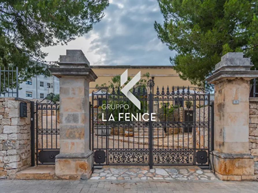Immagine 51 di Villa in vendita  in via Fasano, 9 a Locorotondo