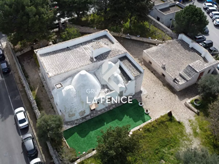 Immagine 53 di Villa in vendita  in via Fasano, 9 a Locorotondo