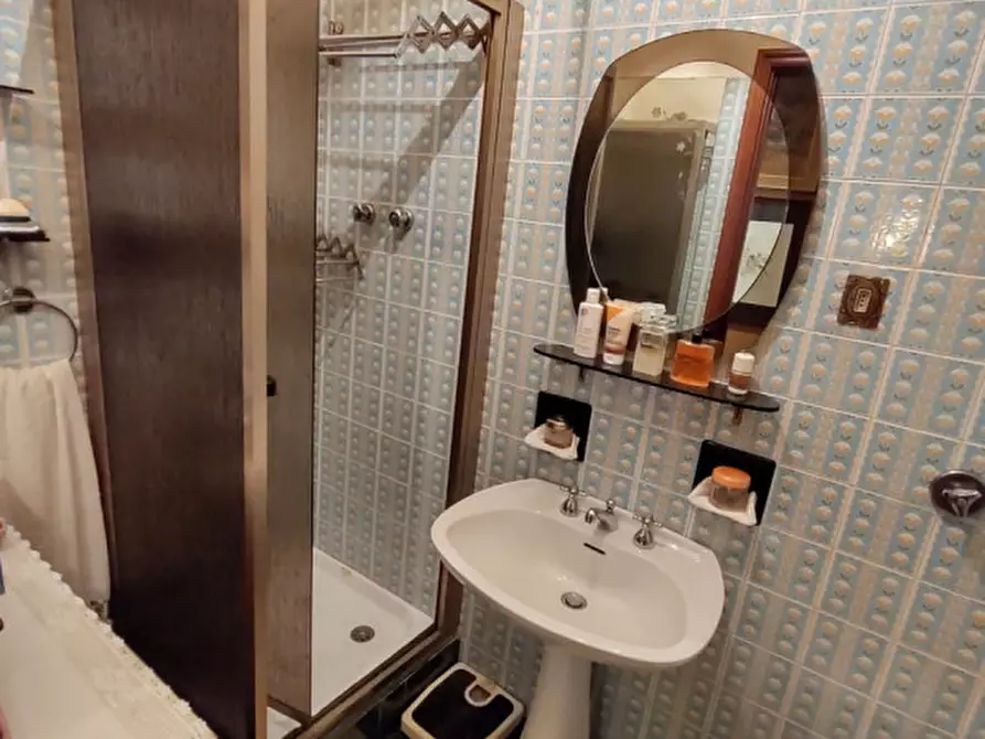 Immagine 20 di Appartamento in vendita  in via tre scalini a Rapallo