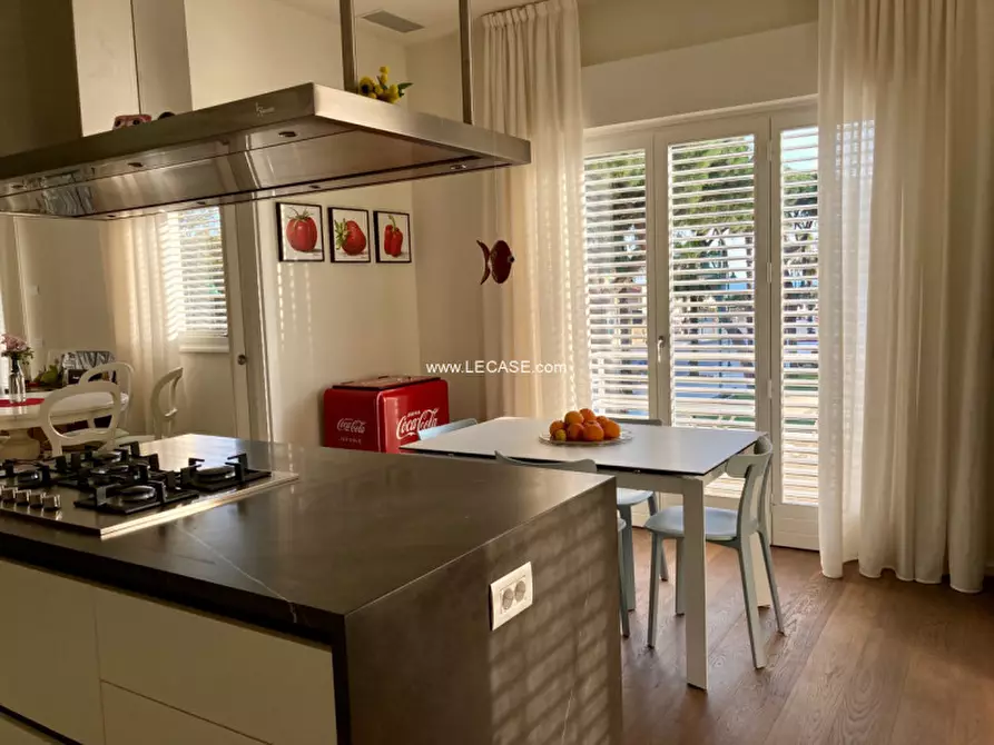 Immagine 1 di Appartamento in affitto  a Forte Dei Marmi