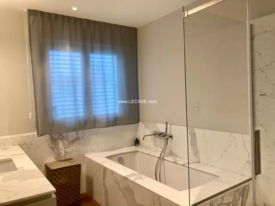 Immagine 23 di Appartamento in affitto  a Forte Dei Marmi