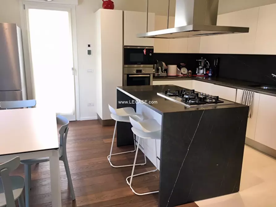 Immagine 35 di Appartamento in affitto  a Forte Dei Marmi