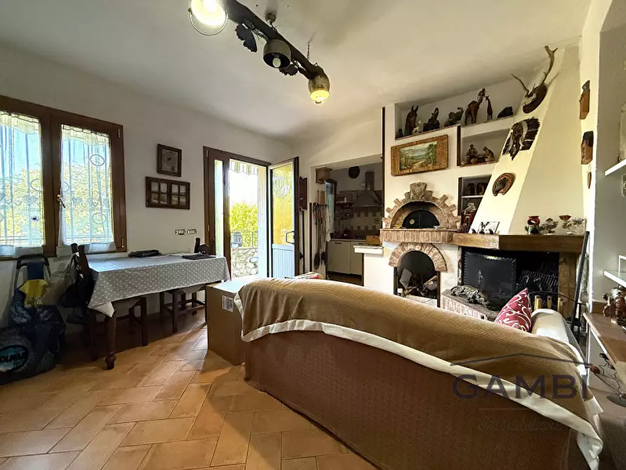 Immagine 6 di Casa bifamiliare in vendita  a Calenzano