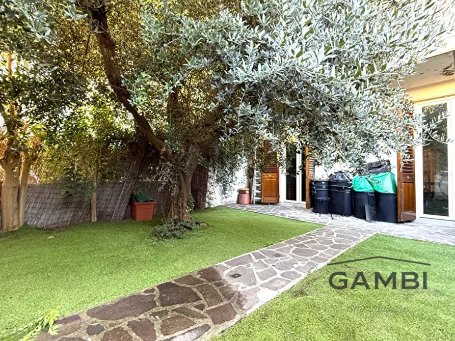 Immagine 13 di Appartamento in vendita  a Sesto Fiorentino