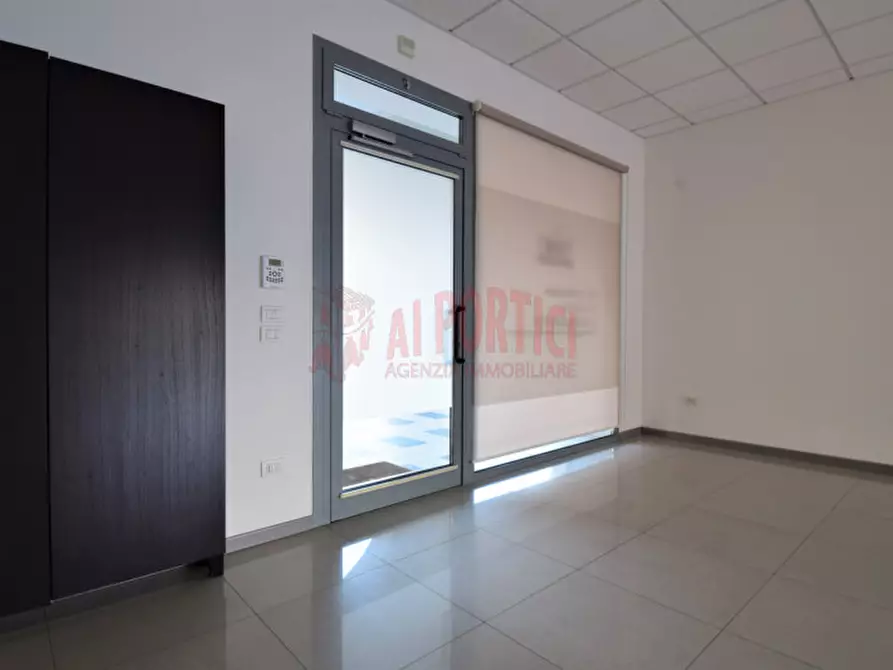 Immagine 5 di Negozio in affitto  in Viale degli Alpini a Piove Di Sacco