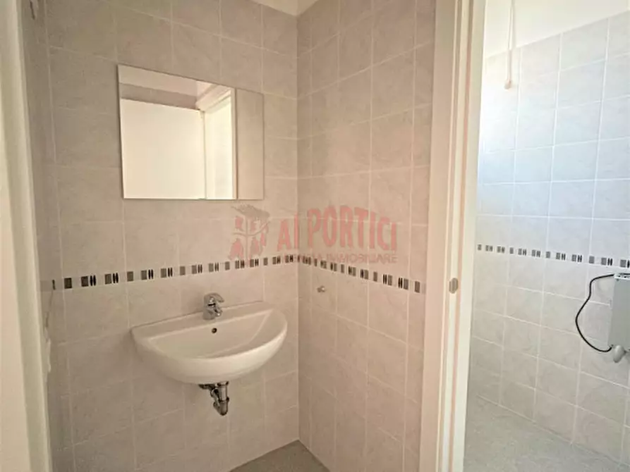 Immagine 11 di Negozio in affitto  in Viale degli Alpini a Piove Di Sacco