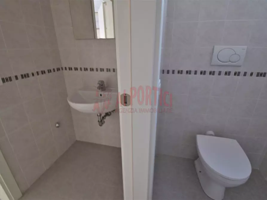 Immagine 14 di Negozio in affitto  in Viale degli Alpini a Piove Di Sacco