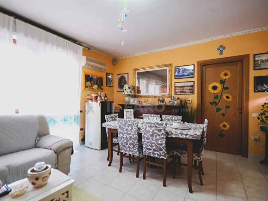 Immagine 1 di Appartamento in vendita  in Via Indipendenza a La Maddalena