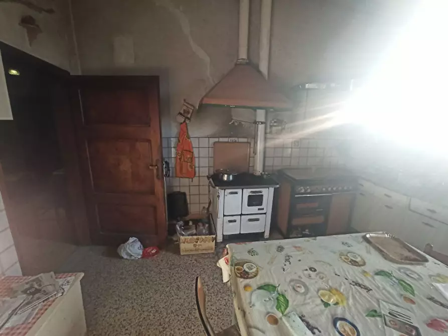 Immagine 6 di Casa indipendente in vendita  in via Roma a Castiglione Del Lago