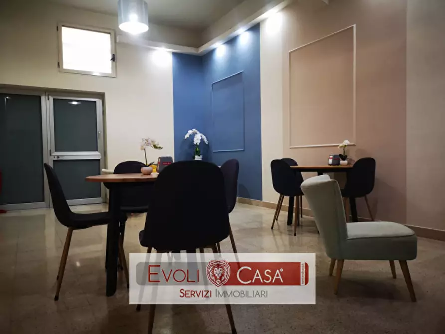 Immagine 2 di Attività commerciale in vendita  a Eboli